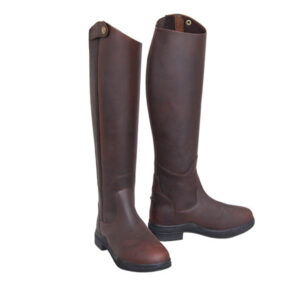 Country boot for riders with side zip closure